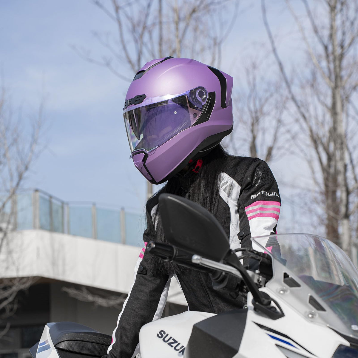 Dual Visor Full Face Motorcycle Helmet O600668